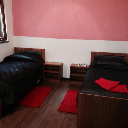 Brutarilor Guest House Клуж-Напока Экстерьер фото