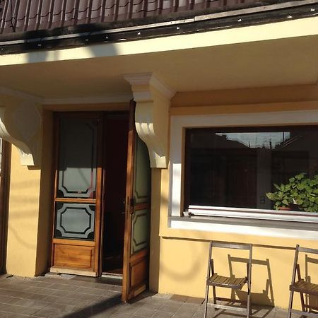 Brutarilor Guest House Клуж-Напока Экстерьер фото